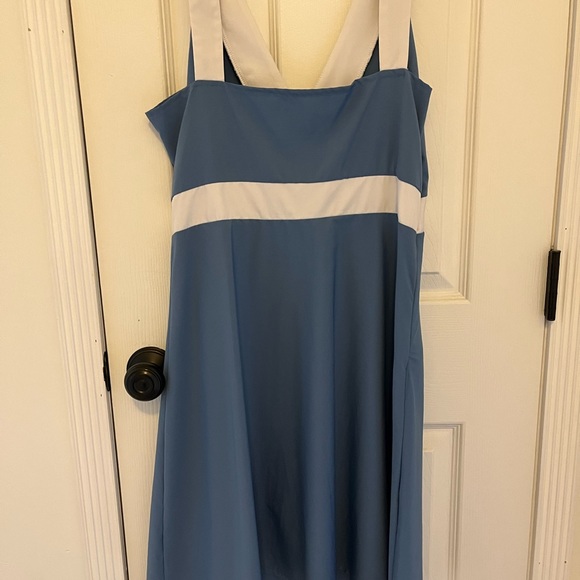 Dress - Picture 7 of 8